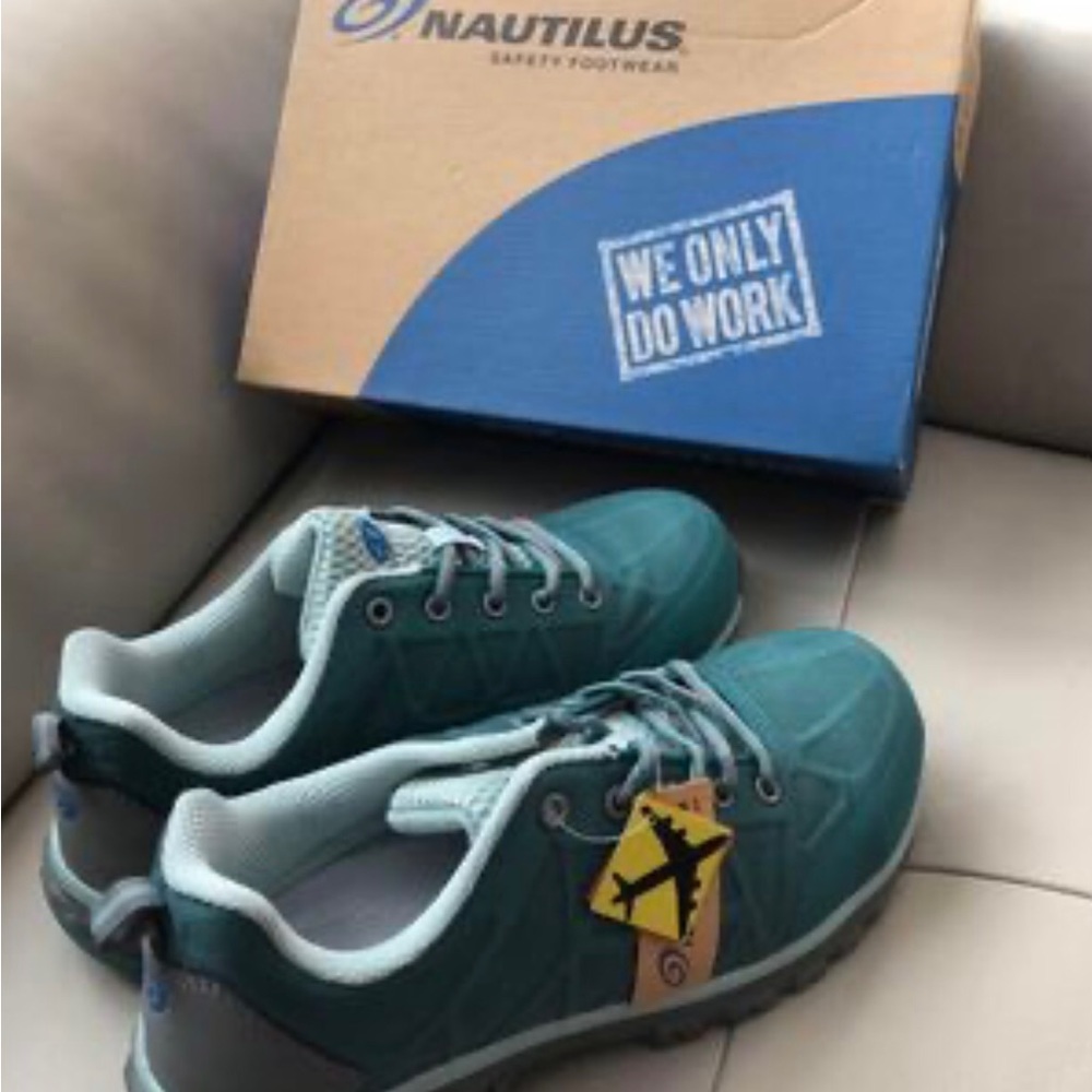 Women Nautilus shoes Safety Footwear

Size 9